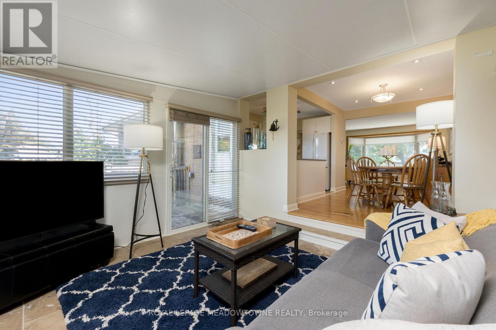 Photo 17 of 30 Lesbury Avenue, Brampton ON
