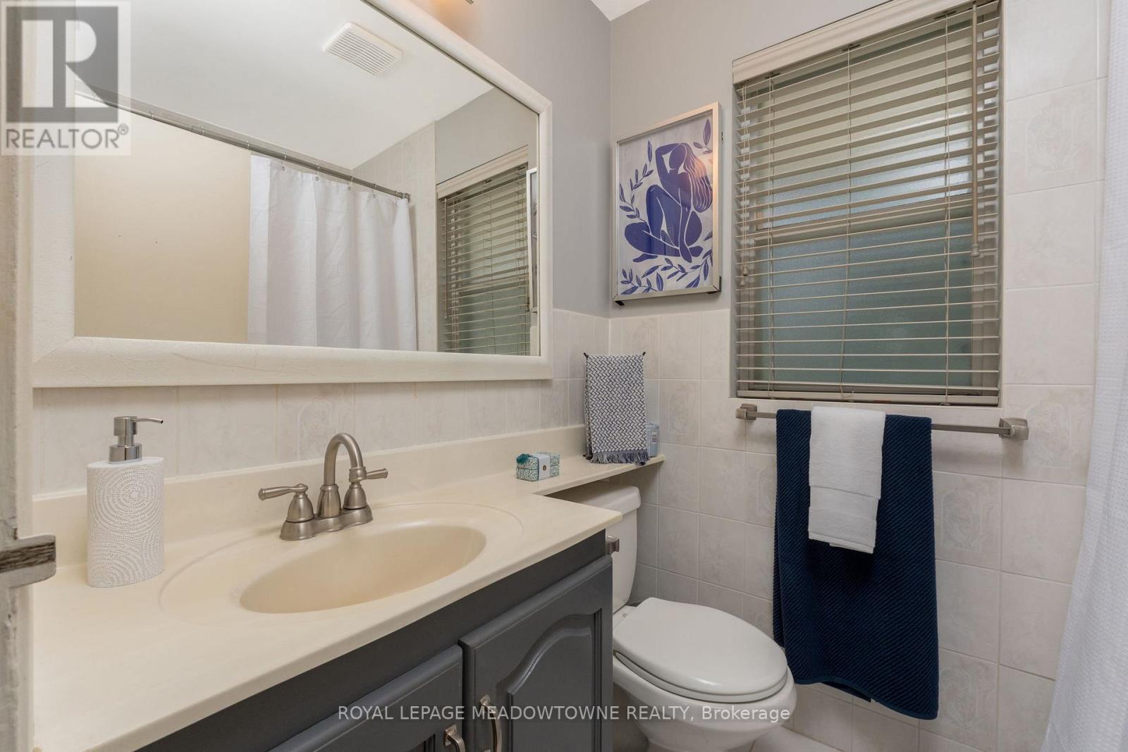 Photo 12 of 30 Lesbury Avenue, Brampton ON
