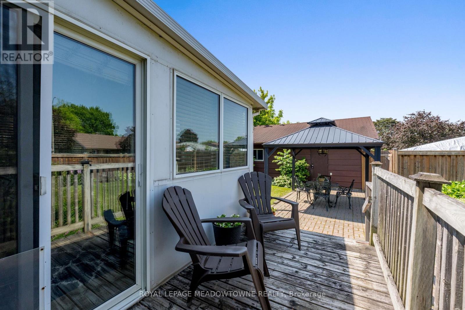 Photo 16 of 30 Lesbury Avenue, Brampton ON