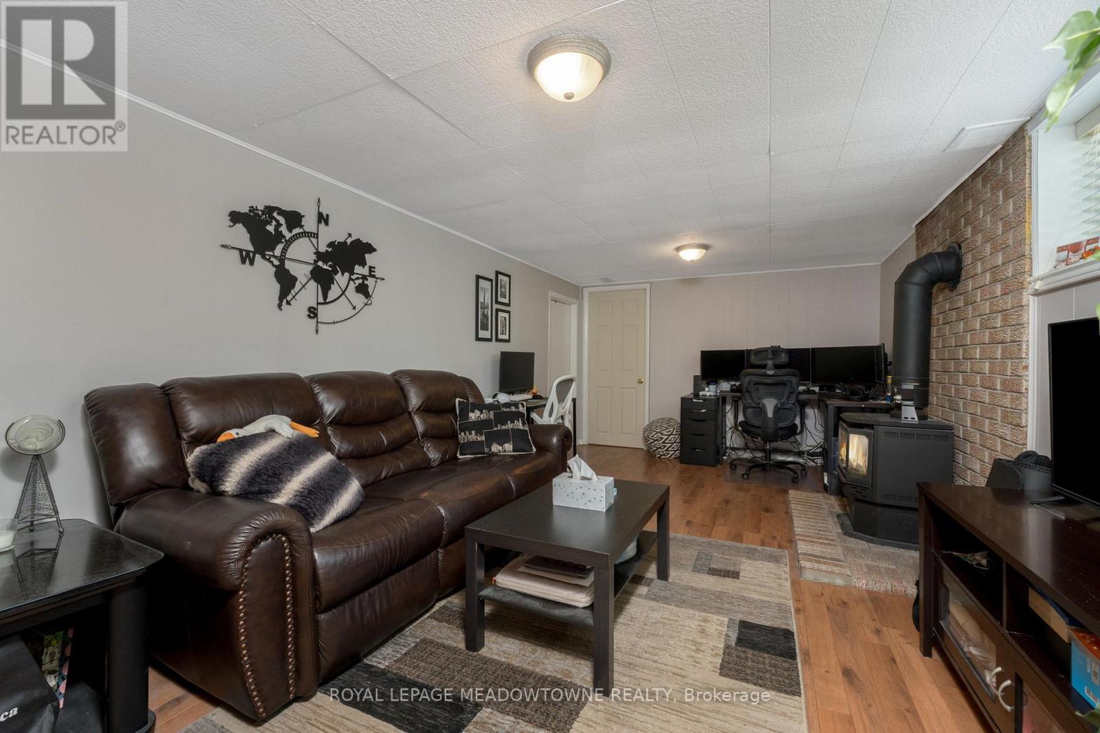 Photo 18 of 30 Lesbury Avenue, Brampton ON