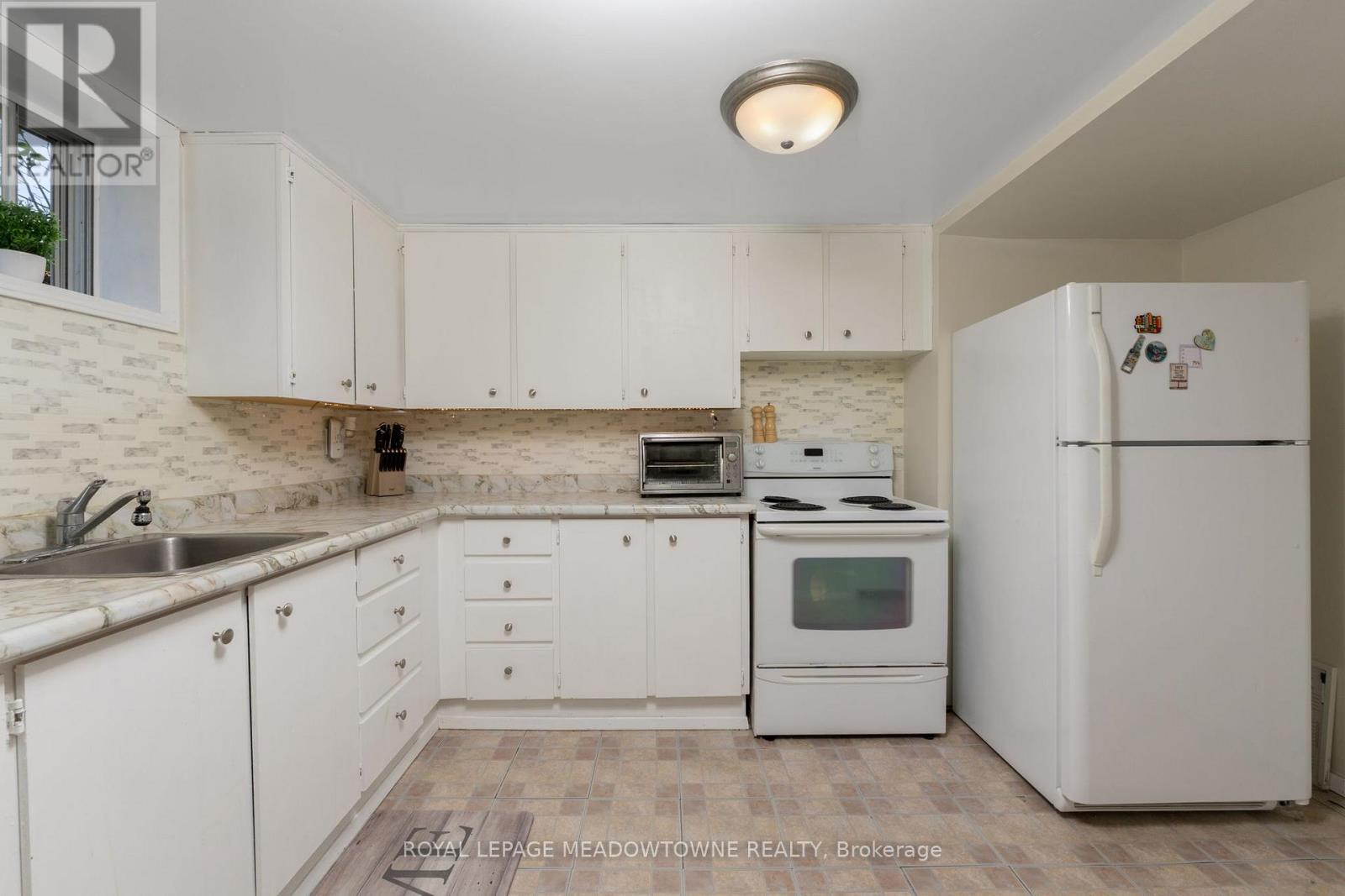 Photo 25 of 30 Lesbury Avenue, Brampton ON
