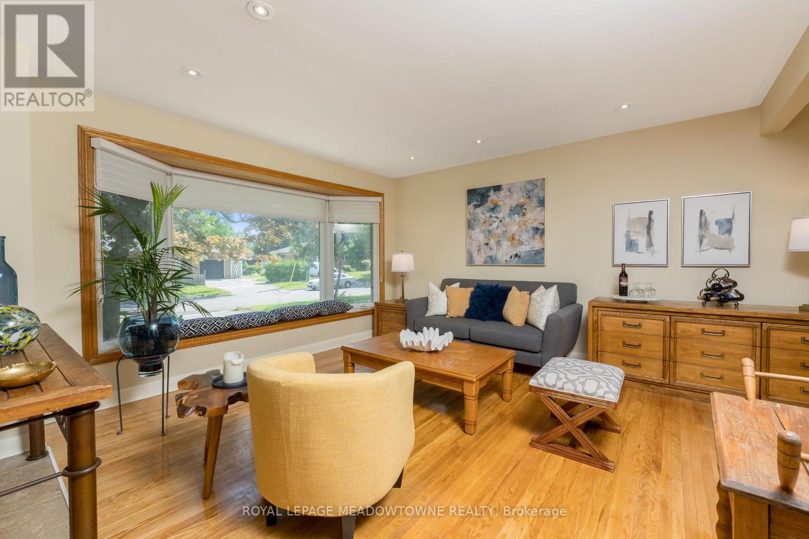 Photo 10 of 30 Lesbury Avenue, Brampton ON