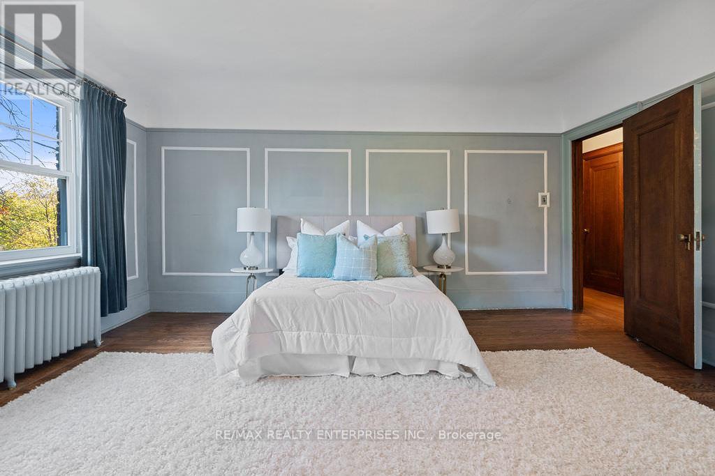Photo 26 of 1520 Pinetree Crescent, Mississauga ON