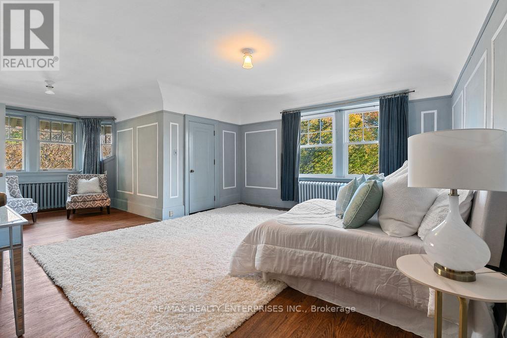 Photo 27 of 1520 Pinetree Crescent, Mississauga ON