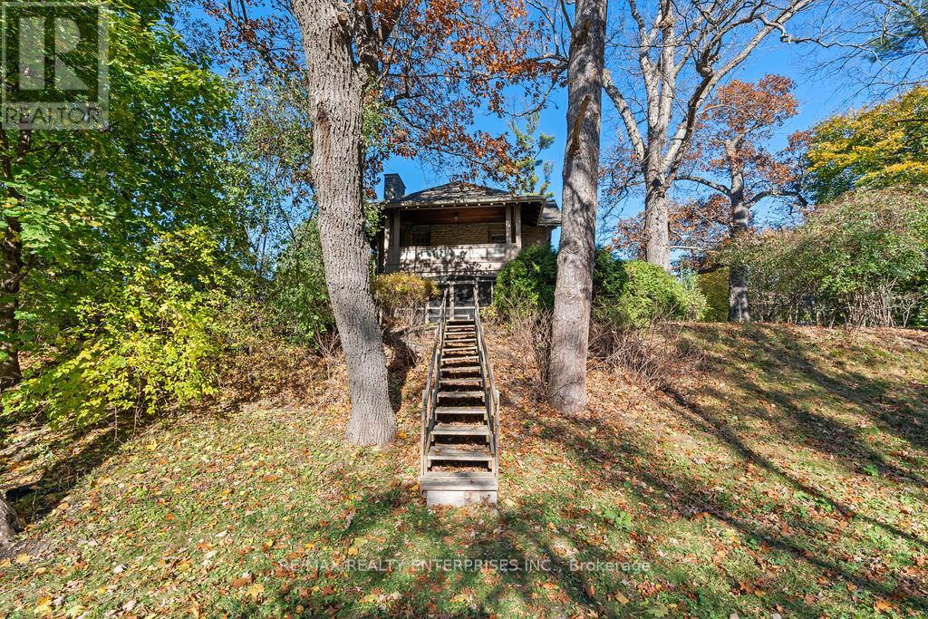 Photo 37 of 1520 Pinetree Crescent, Mississauga ON
