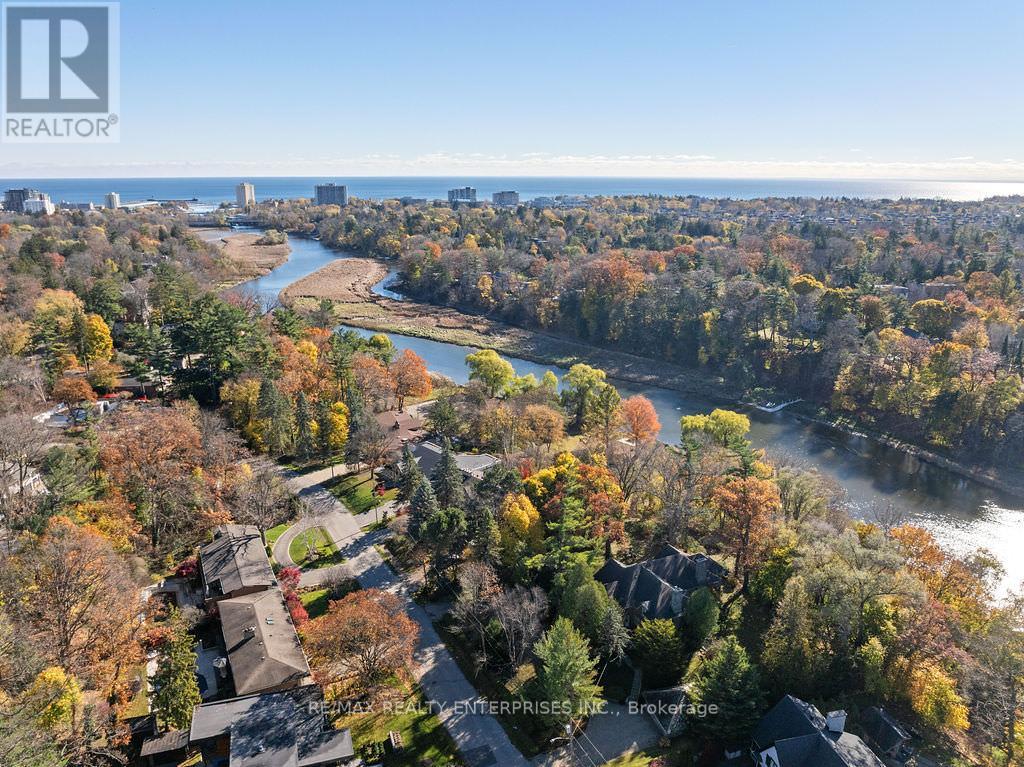 Photo 40 of 1520 Pinetree Crescent, Mississauga ON