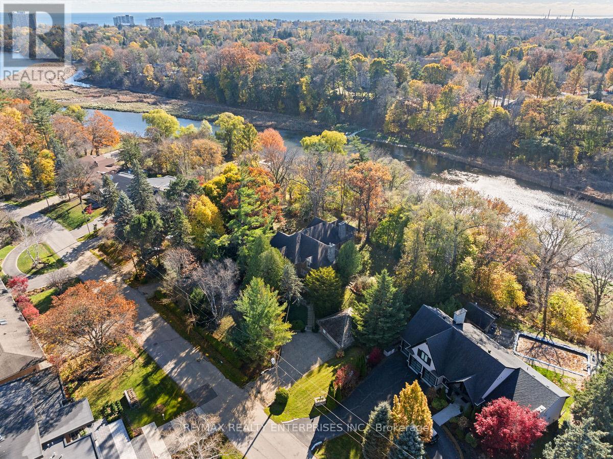 Photo 42 of 1520 Pinetree Crescent, Mississauga ON