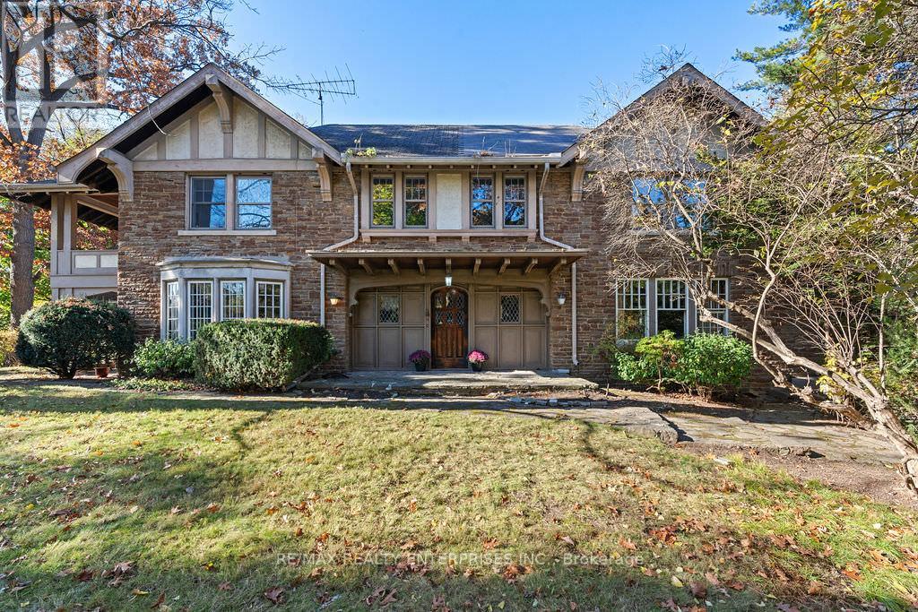 Photo 8 of 1520 Pinetree Crescent, Mississauga ON