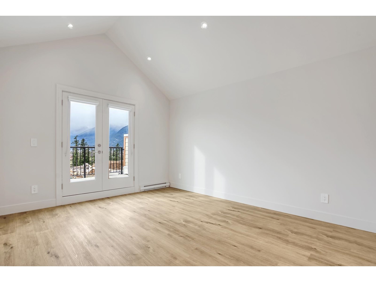36 1928 WOODSIDE BOULEVARD, Mt Woodside, Agassiz