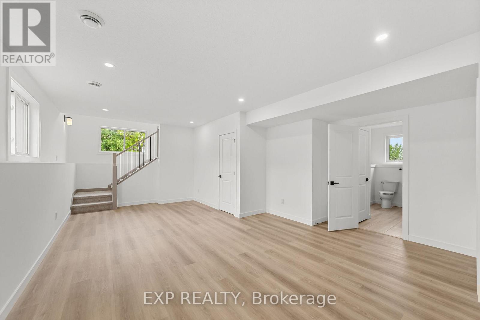 Photo 10 of 1552 Melwood Drive, St Clair ON