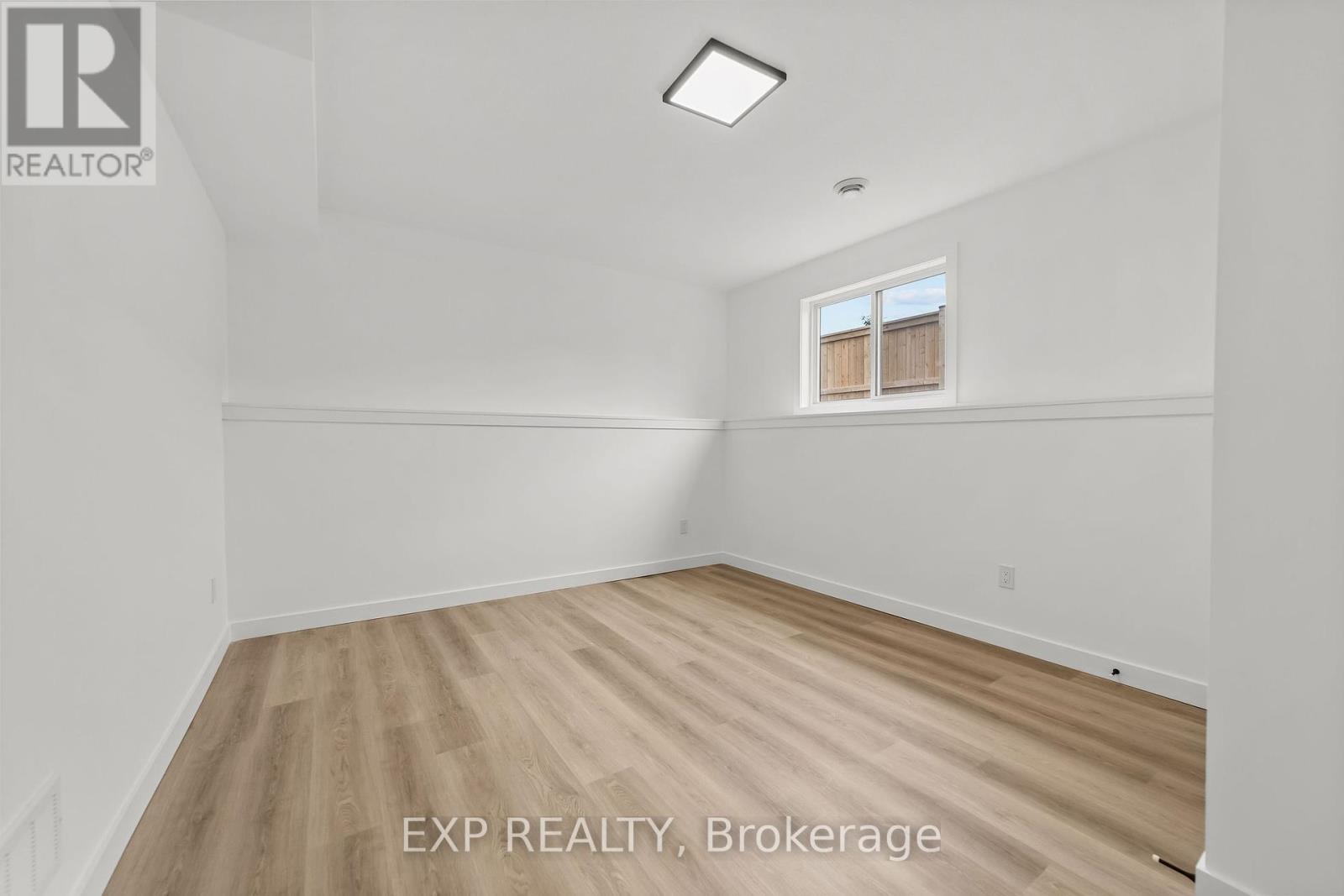 Photo 6 of 1552 Melwood Drive, St Clair ON