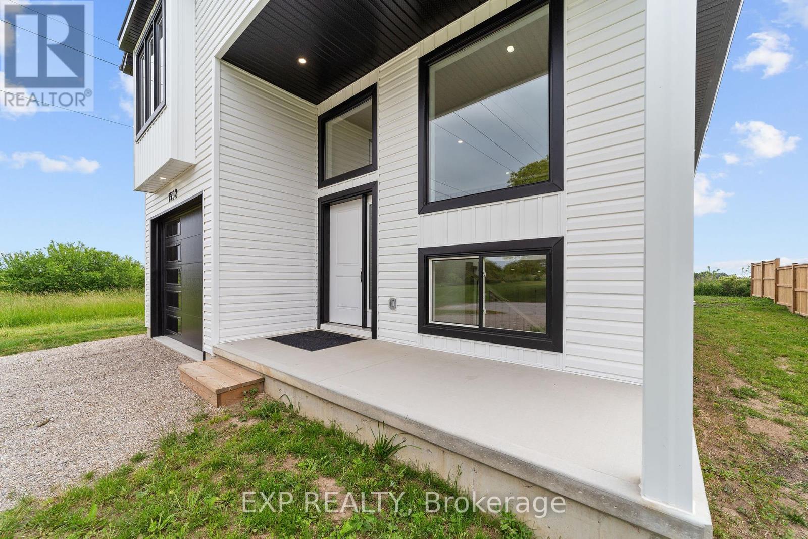 Photo 4 of 1552 Melwood Drive, St Clair ON