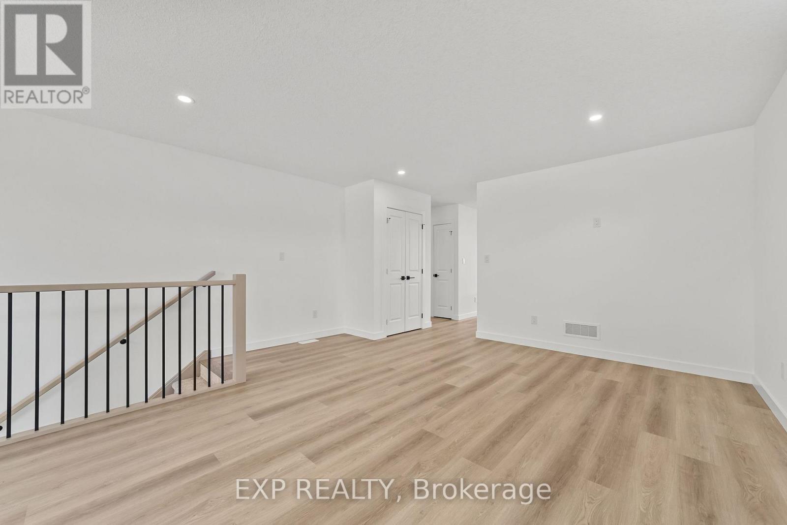 Photo 47 of 1552 Melwood Drive, St Clair ON