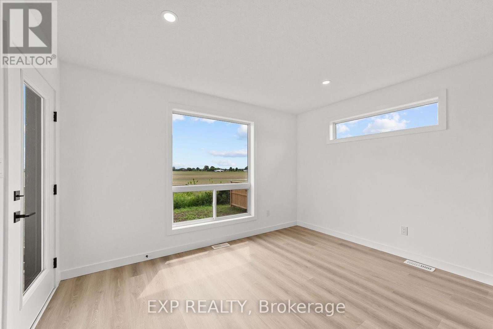 Photo 12 of 1552 Melwood Drive, St Clair ON