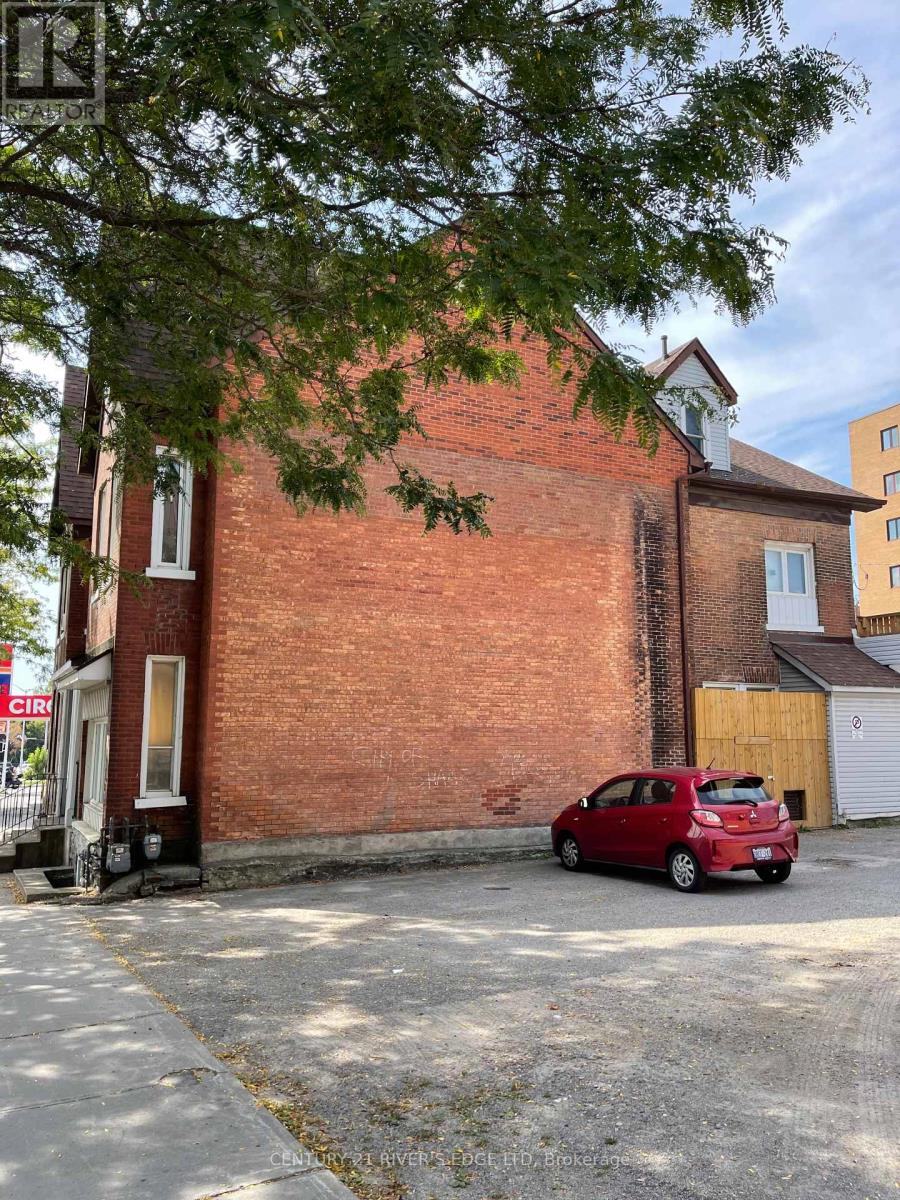 Photo 9 of 240 246 King Street W, Brockville ON