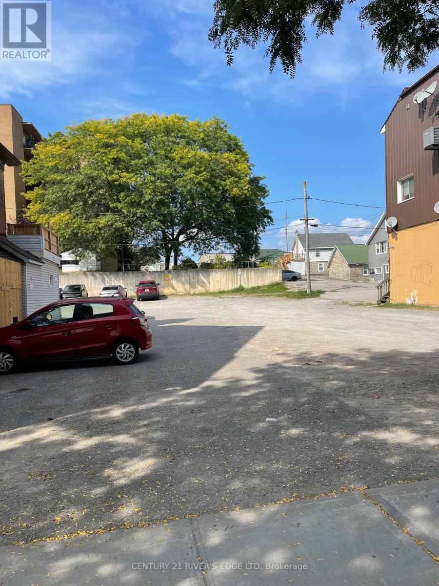 Photo 8 of 240 246 King Street W, Brockville ON