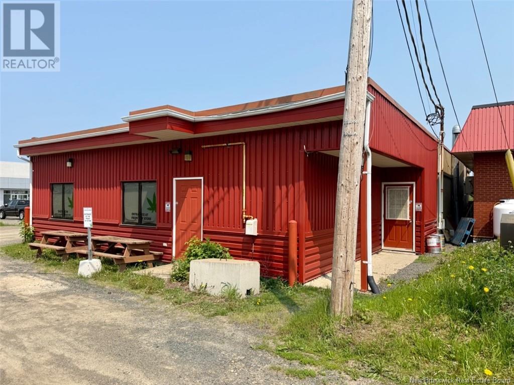 Photo 2 of 448 William Street, Dalhousie NB