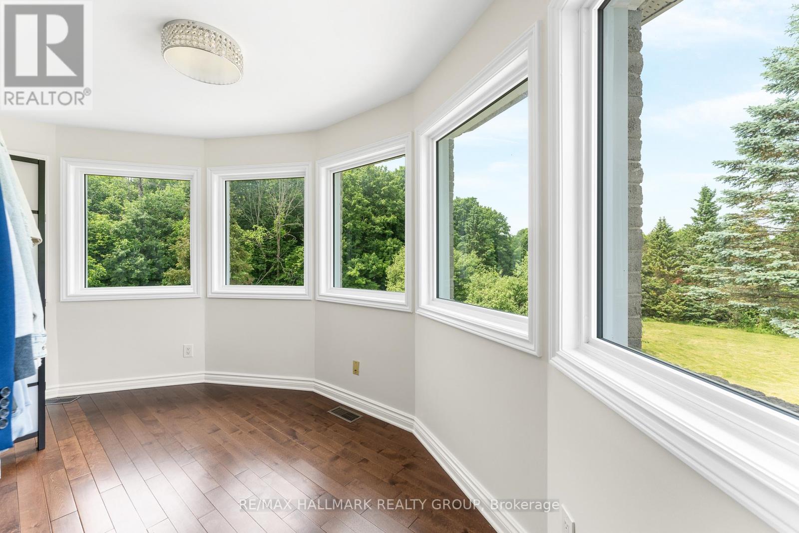 Photo 27 of 5749 Knights Drive, Ottawa ON