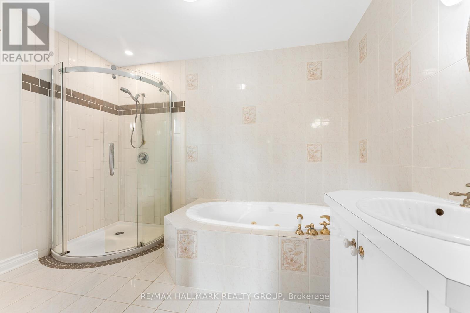 Photo 36 of 5749 Knights Drive, Ottawa ON