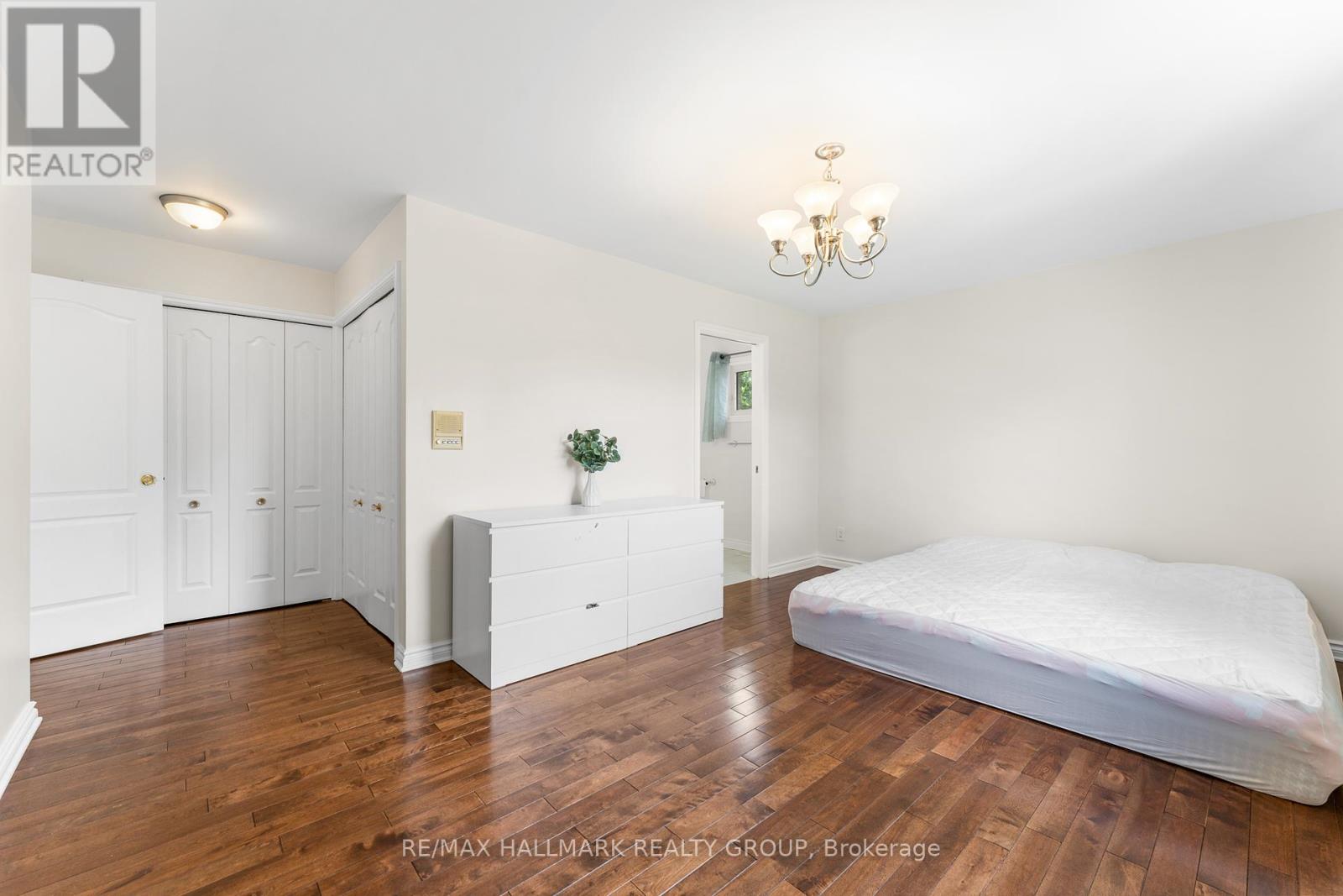 Photo 38 of 5749 Knights Drive, Ottawa ON