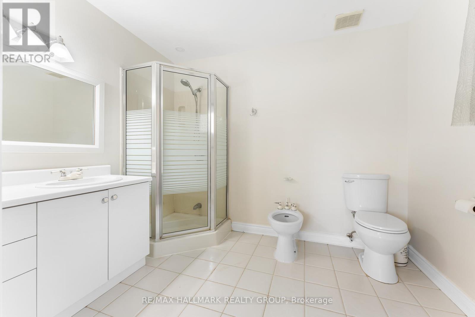 Photo 39 of 5749 Knights Drive, Ottawa ON