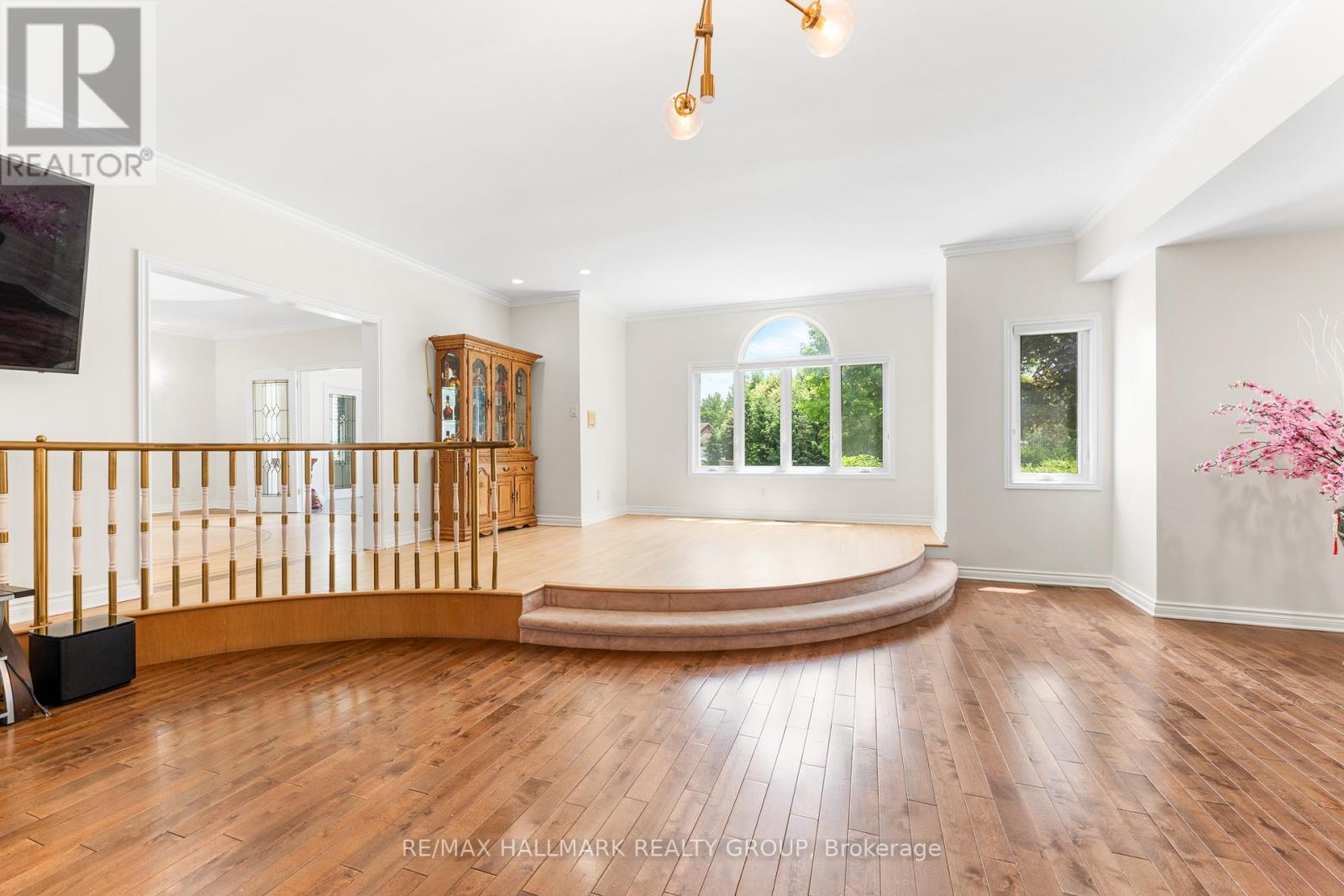 Photo 8 of 5749 Knights Drive, Ottawa ON