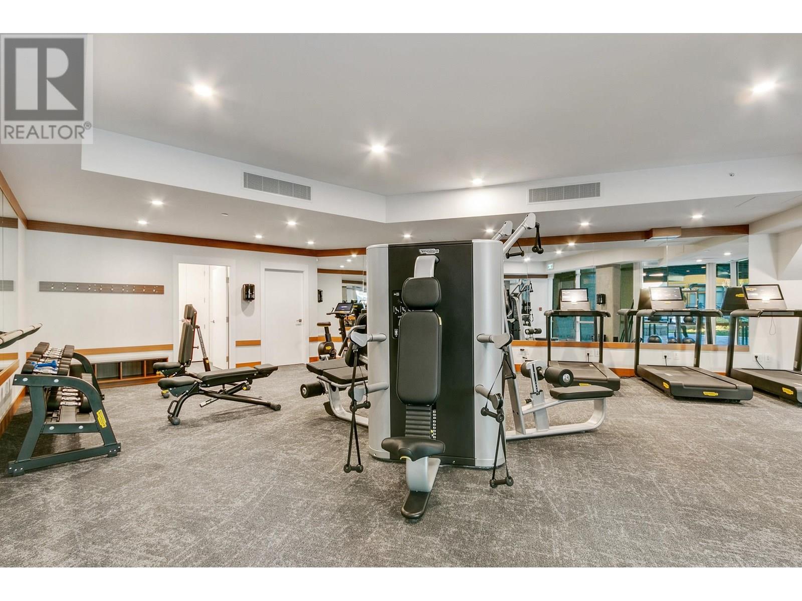 303 6697 NELSON AVENUE, West Vancouver