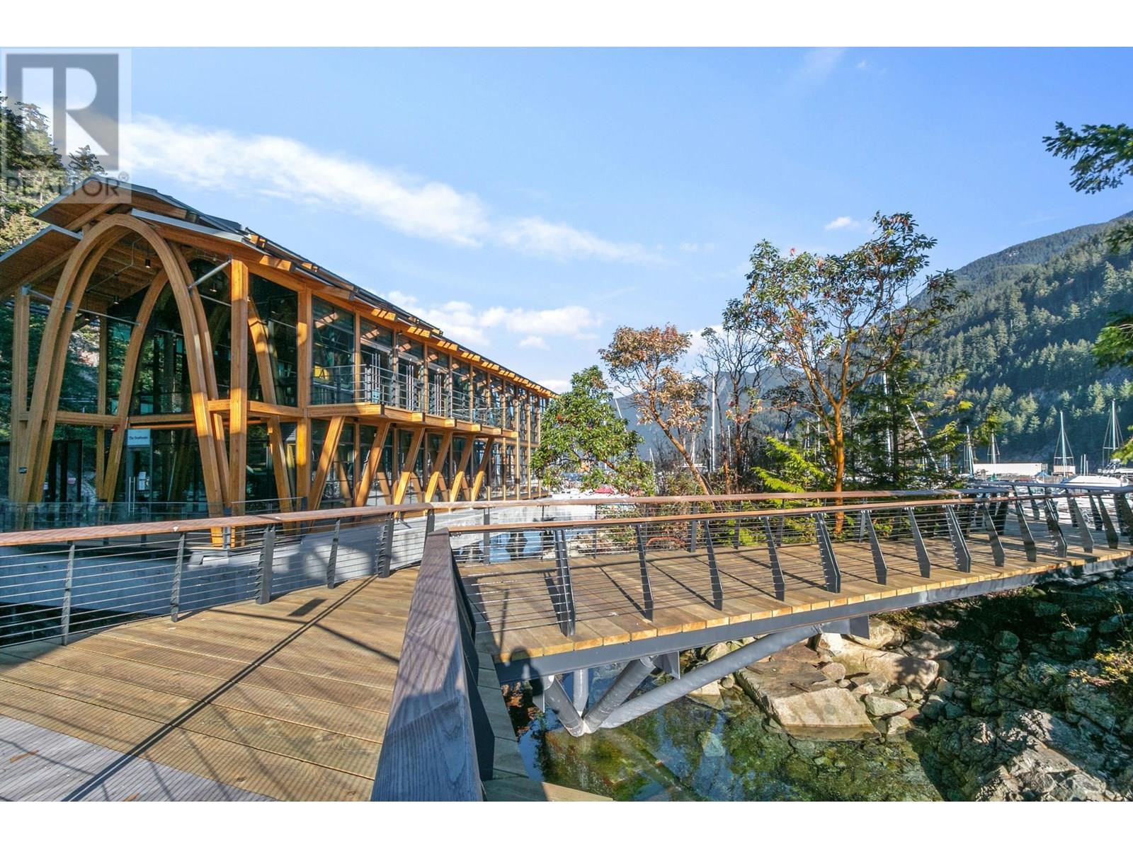 303 6697 NELSON AVENUE, West Vancouver