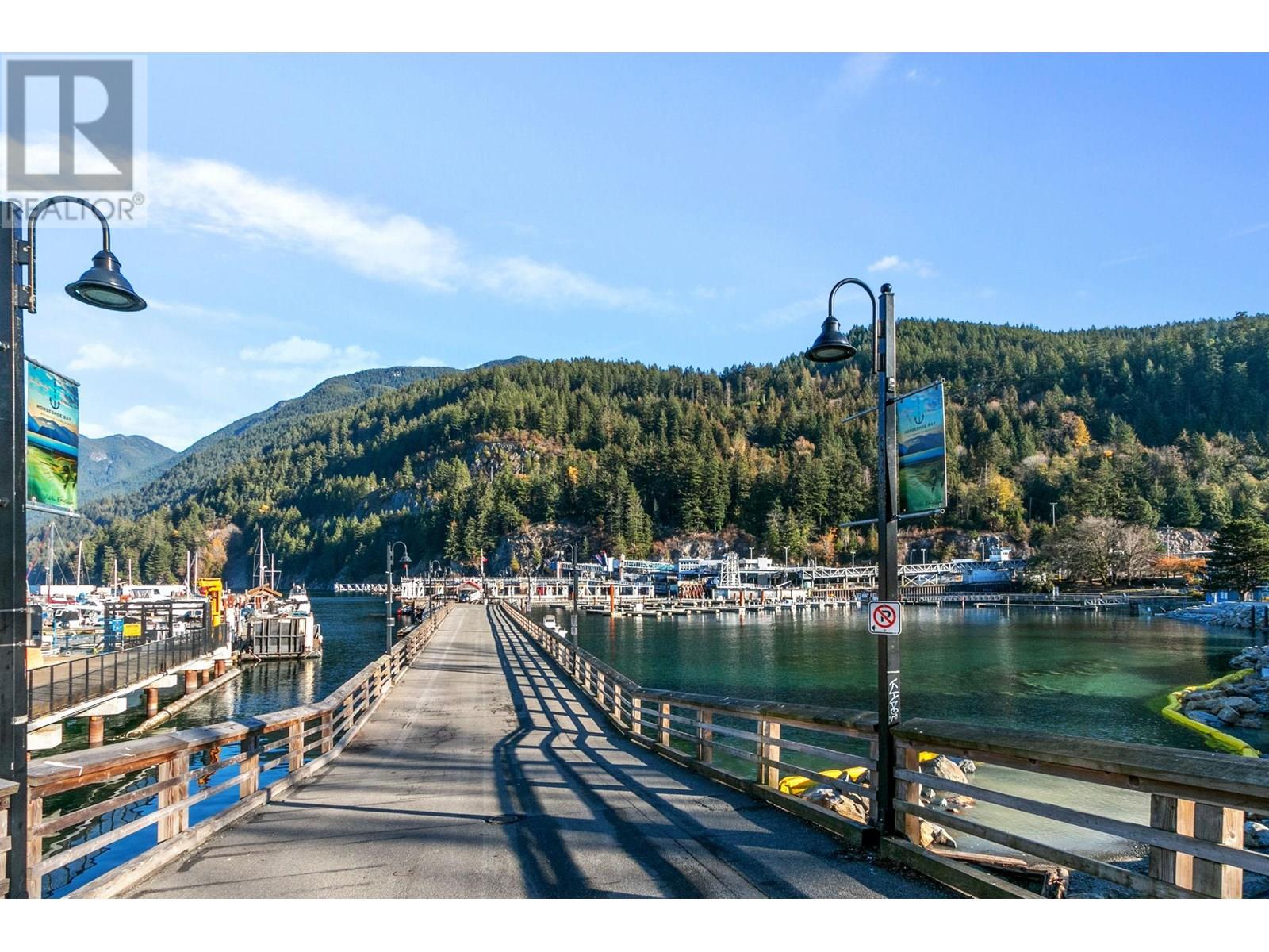 303 6697 NELSON AVENUE, West Vancouver