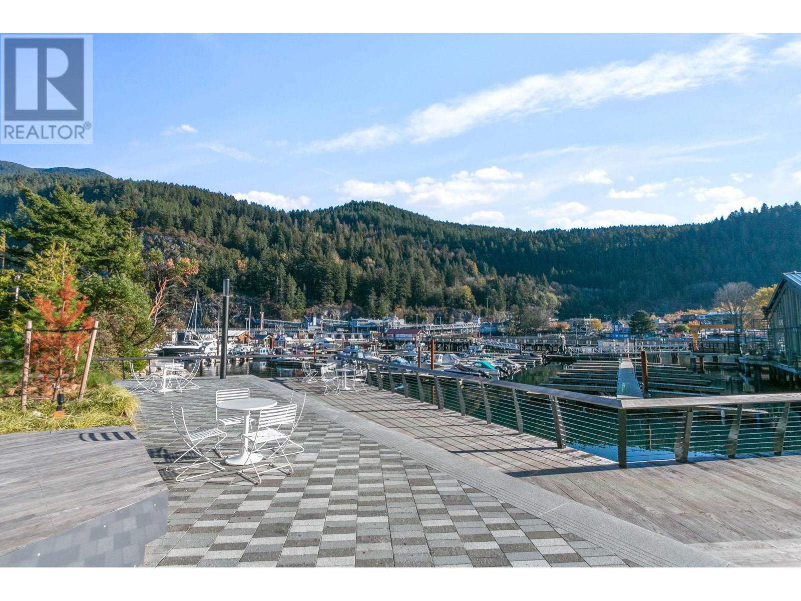 303 6697 NELSON AVENUE, West Vancouver