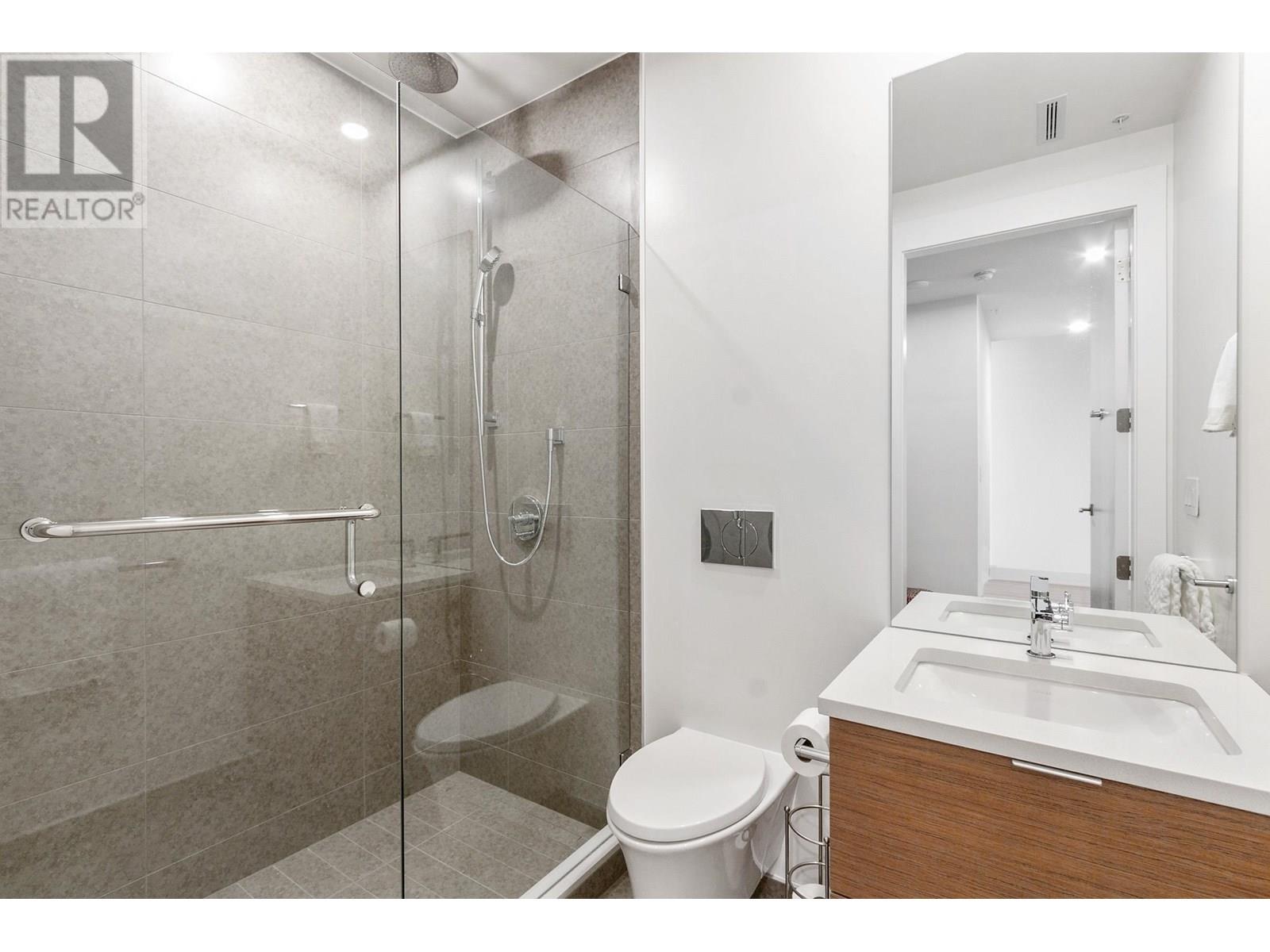 303 6697 NELSON AVENUE, West Vancouver