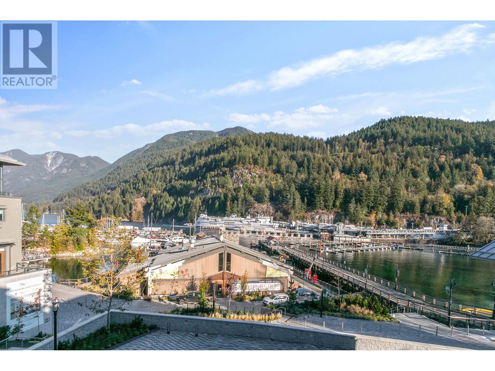 303 6697 NELSON AVENUE, West Vancouver