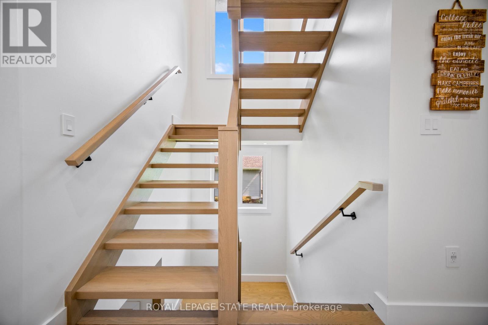 Photo 20 of 12 Park Lane Crescent, Norfolk ON