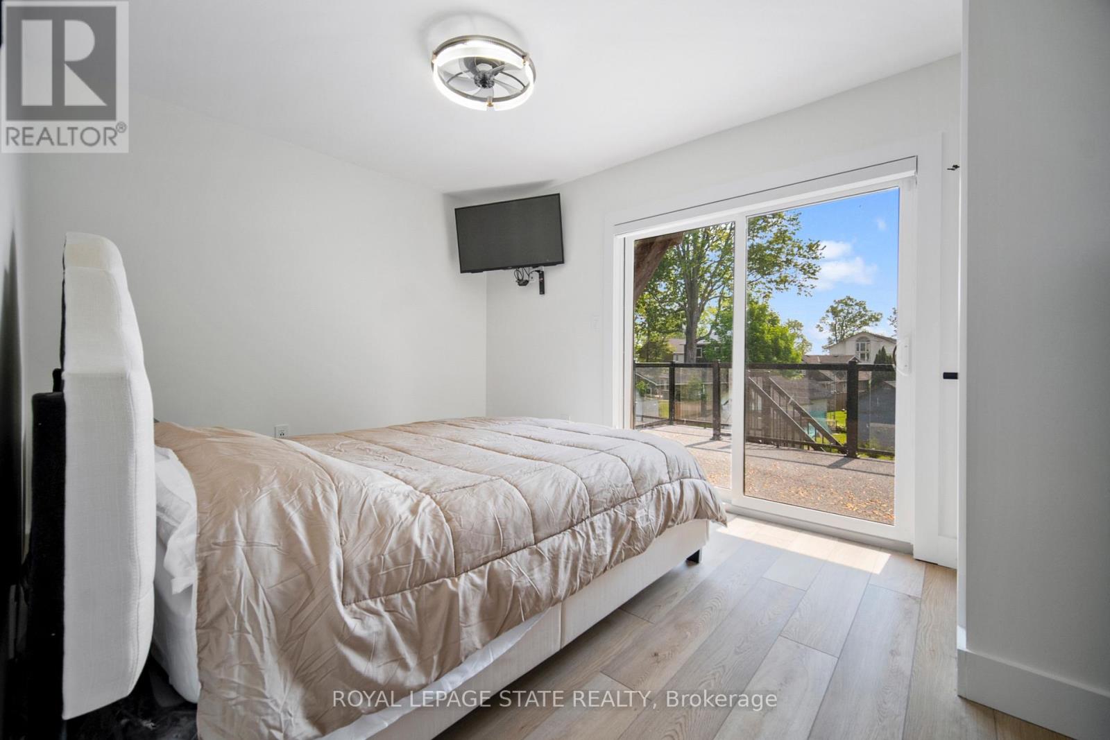 Photo 10 of 12 Park Lane Crescent, Norfolk ON