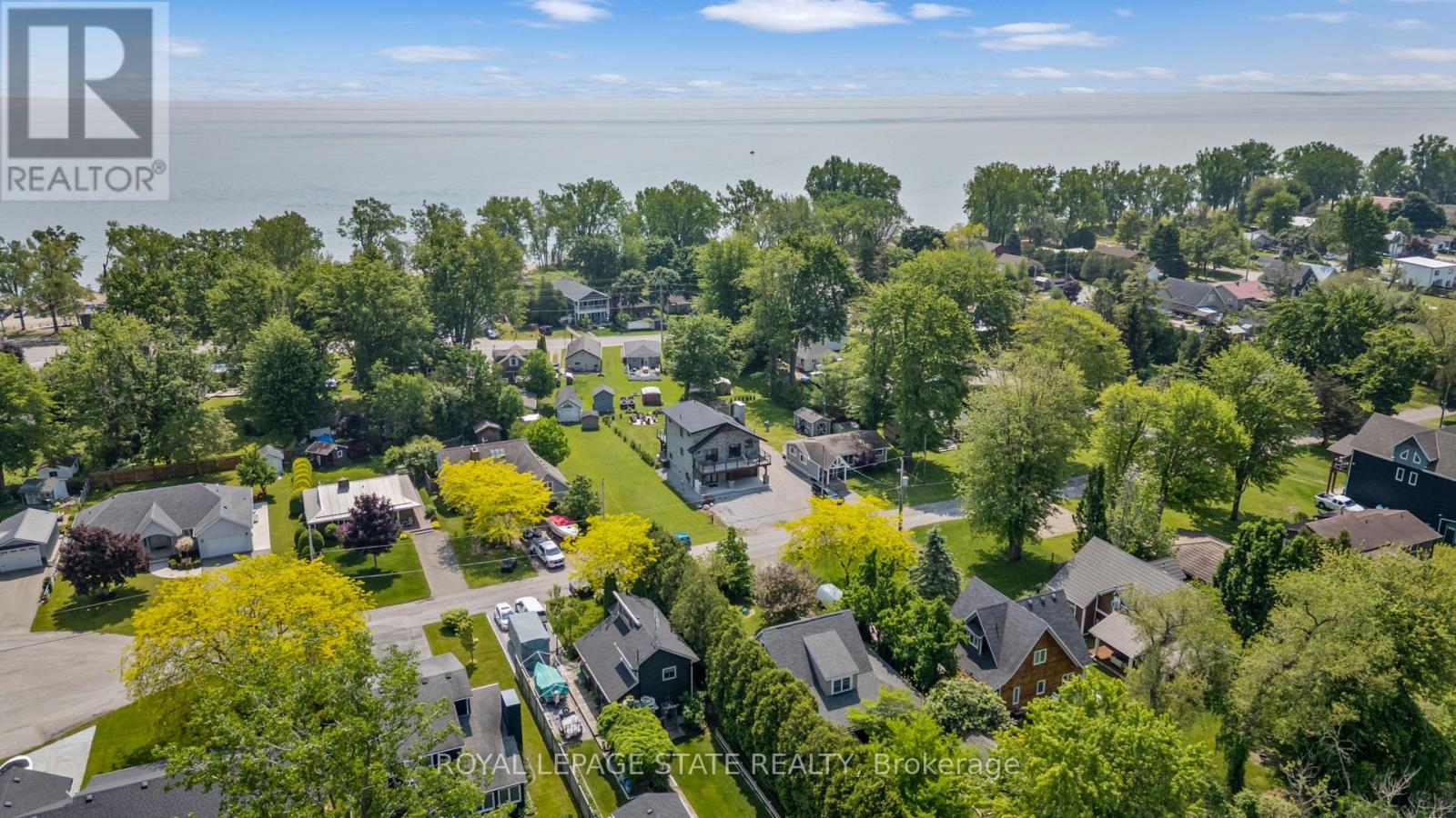 Photo 1 of 12 Park Lane Crescent, Norfolk ON