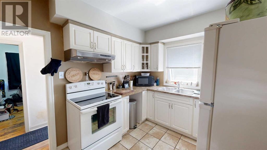 Single Family House Bungalow for Sale in   Street S Victoria Park Lethbridge 