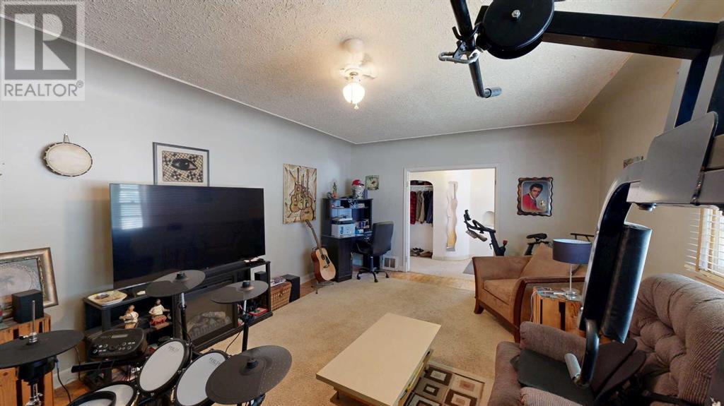 Single Family House Bungalow for Sale in   Street S Victoria Park Lethbridge 