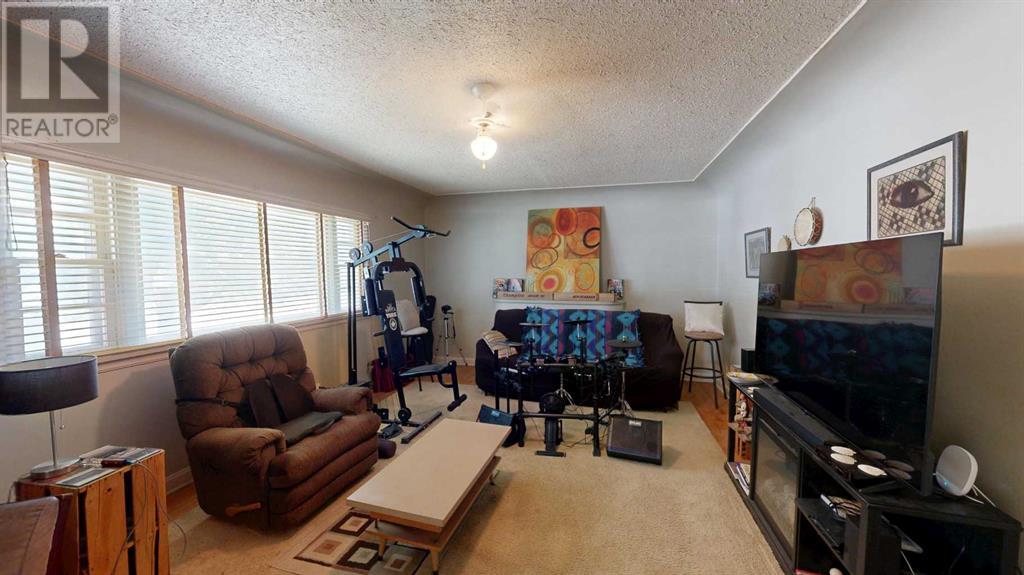 Single Family House Bungalow for Sale in   Street S Victoria Park Lethbridge 
