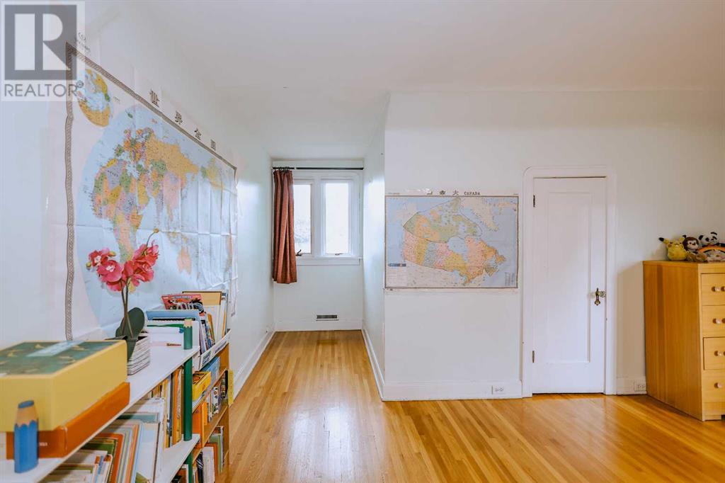 Single Family House for Sale in  Superior Avenue SW Scarboro Calgary 