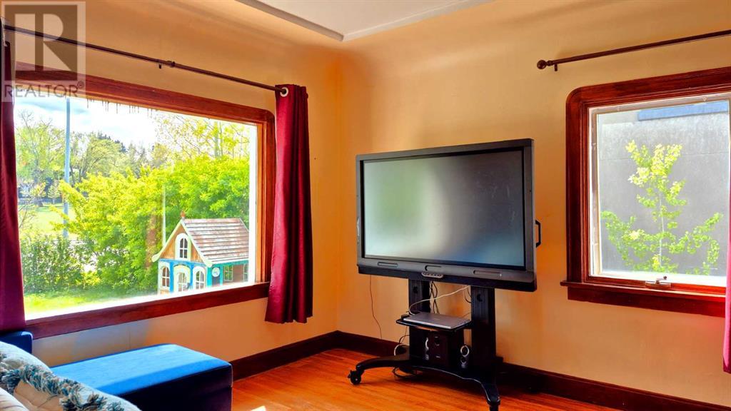 Single Family House for Sale in  Superior Avenue SW Scarboro Calgary 