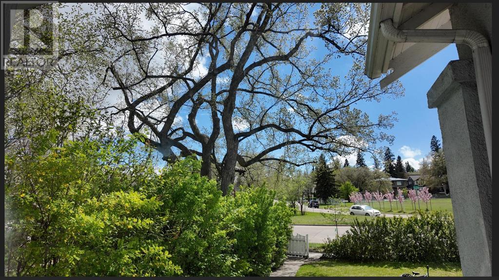 Single Family House for Sale in  Superior Avenue SW Scarboro Calgary 
