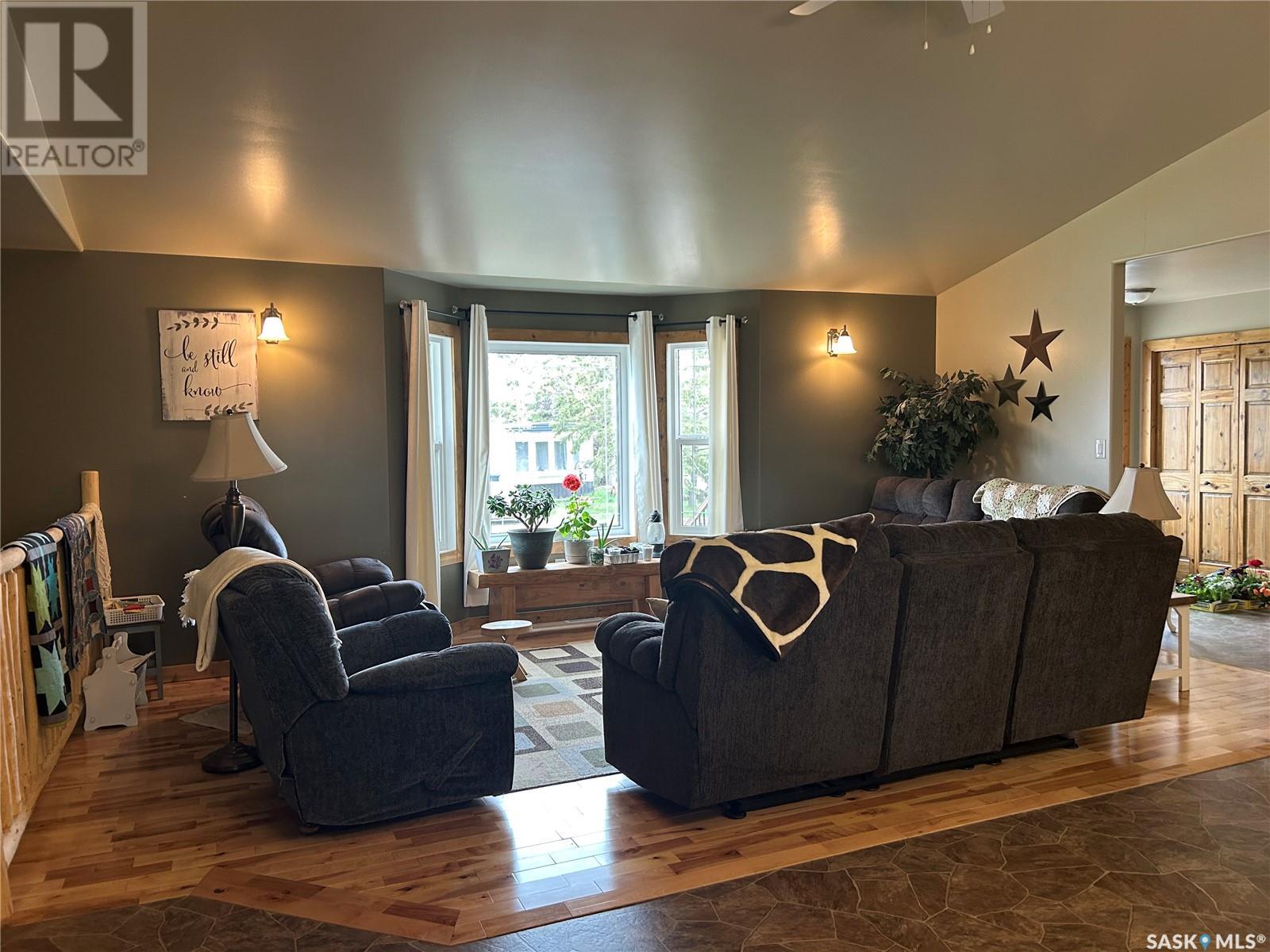 Photo 26 of 455 4th Street, Carrot River SK