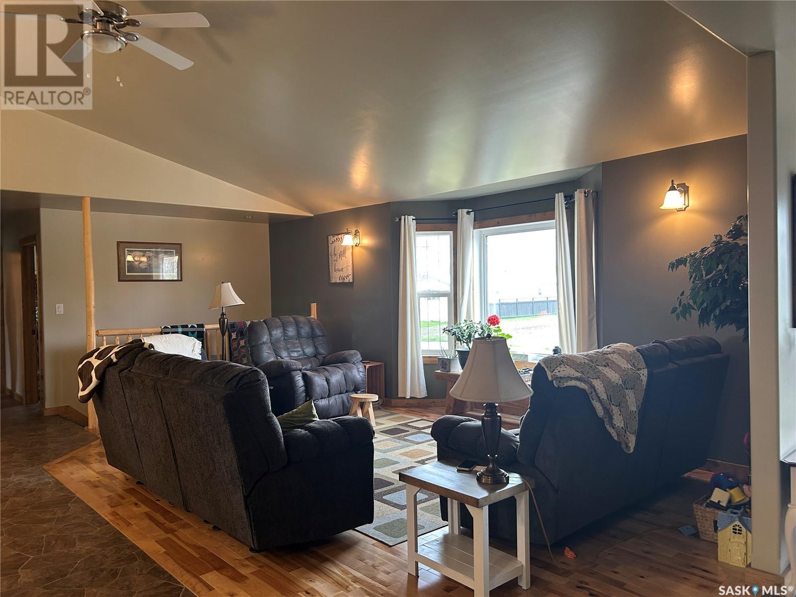Photo 5 of 455 4th Street, Carrot River SK