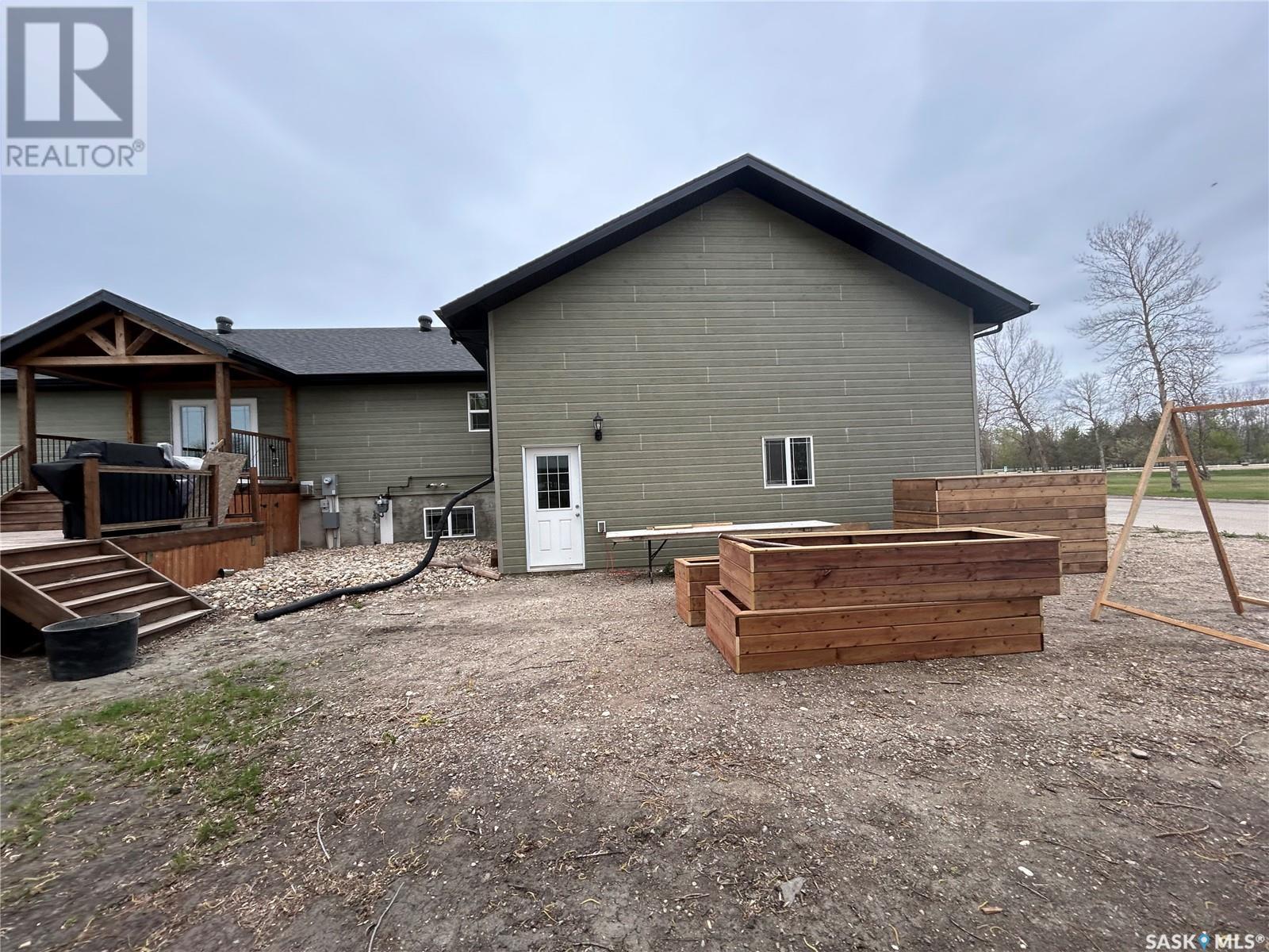 Photo 24 of 455 4th Street, Carrot River SK