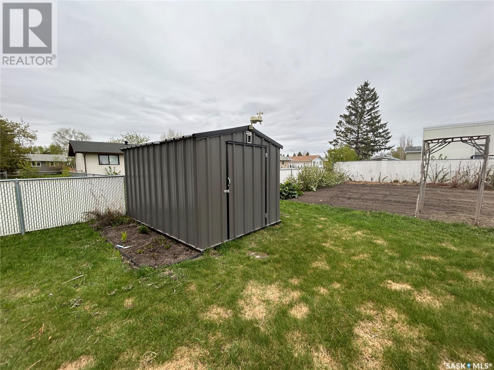 Photo 25 of 455 4th Street, Carrot River SK