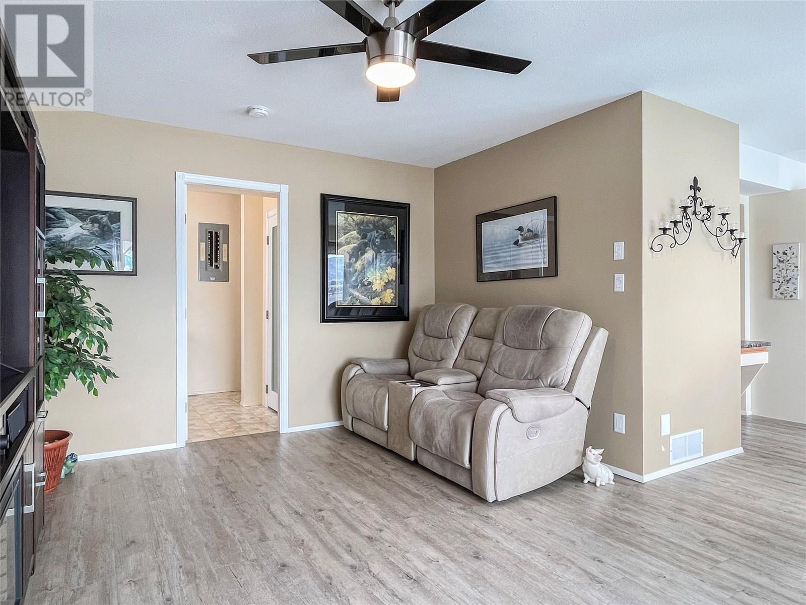 8 BAYVIEW Crescent, Osoyoos