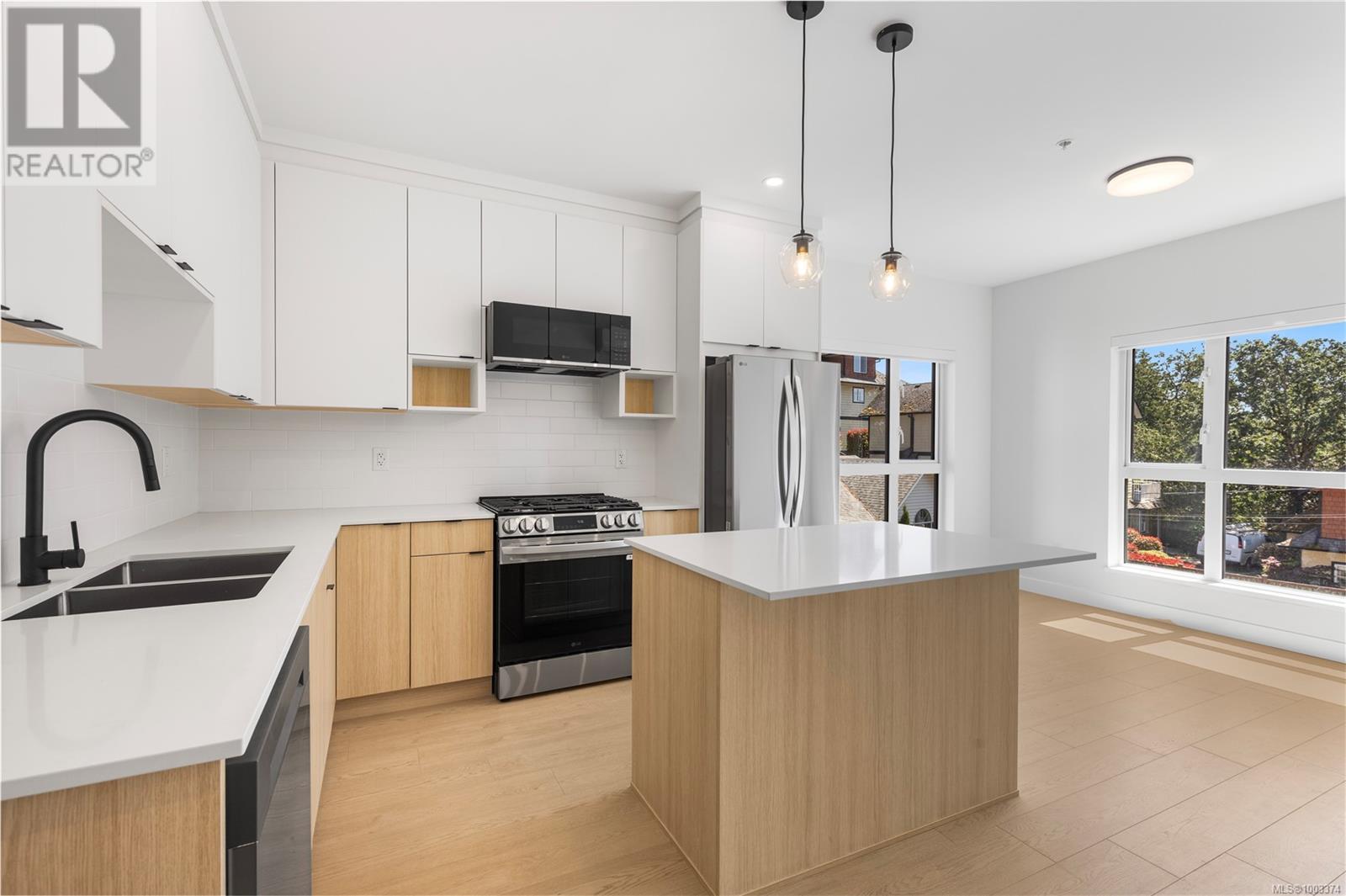 Photo 6 of 320 2629 Millstream Rd, Langford BC