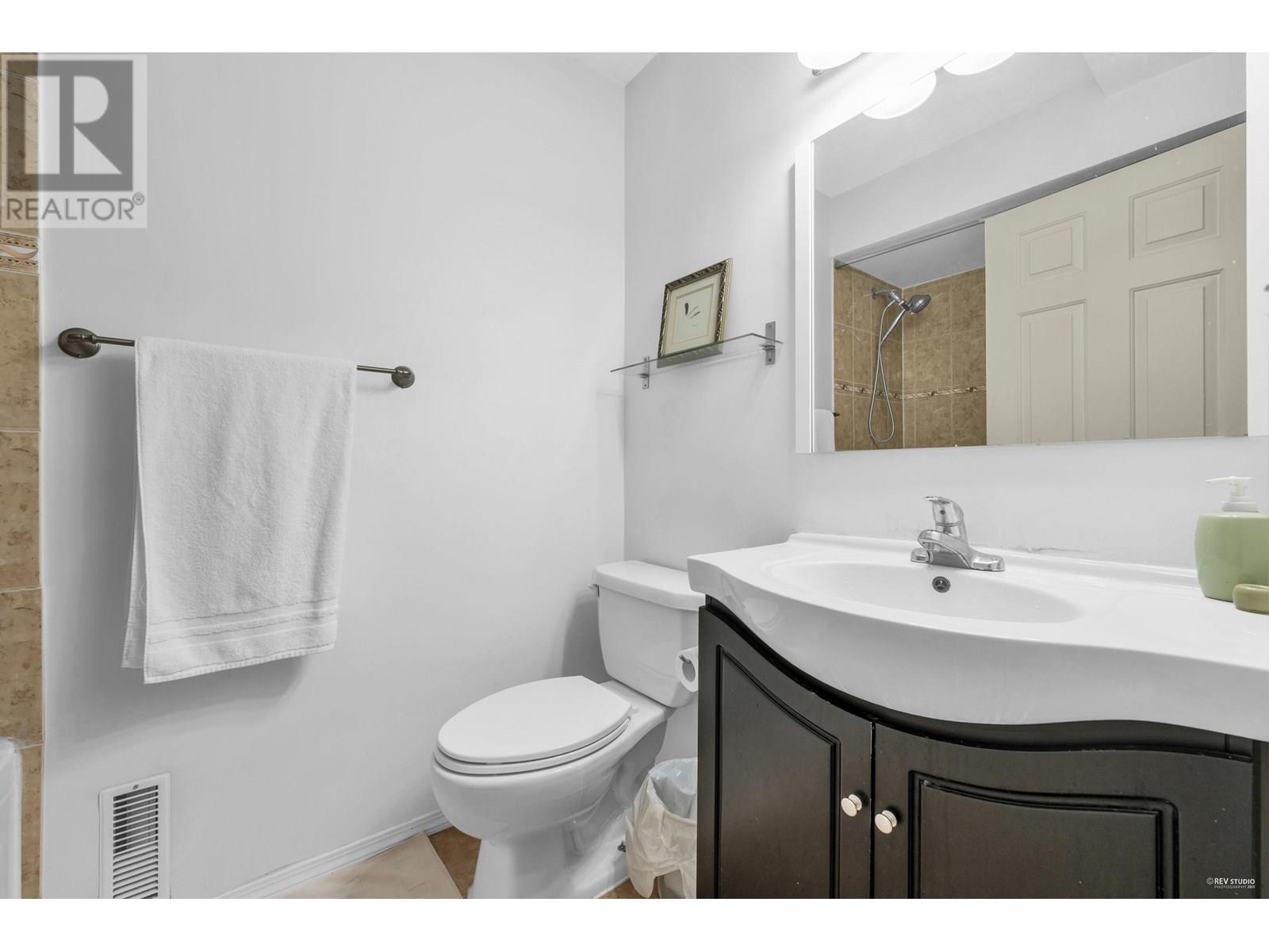 Photo 6 of 9220 Laka Drive, Richmond BC