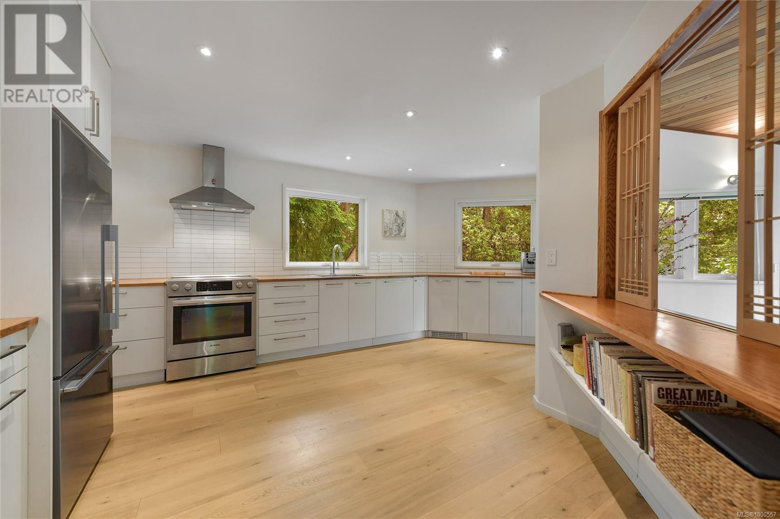  297 Wood Dale Drive, Mayne Island