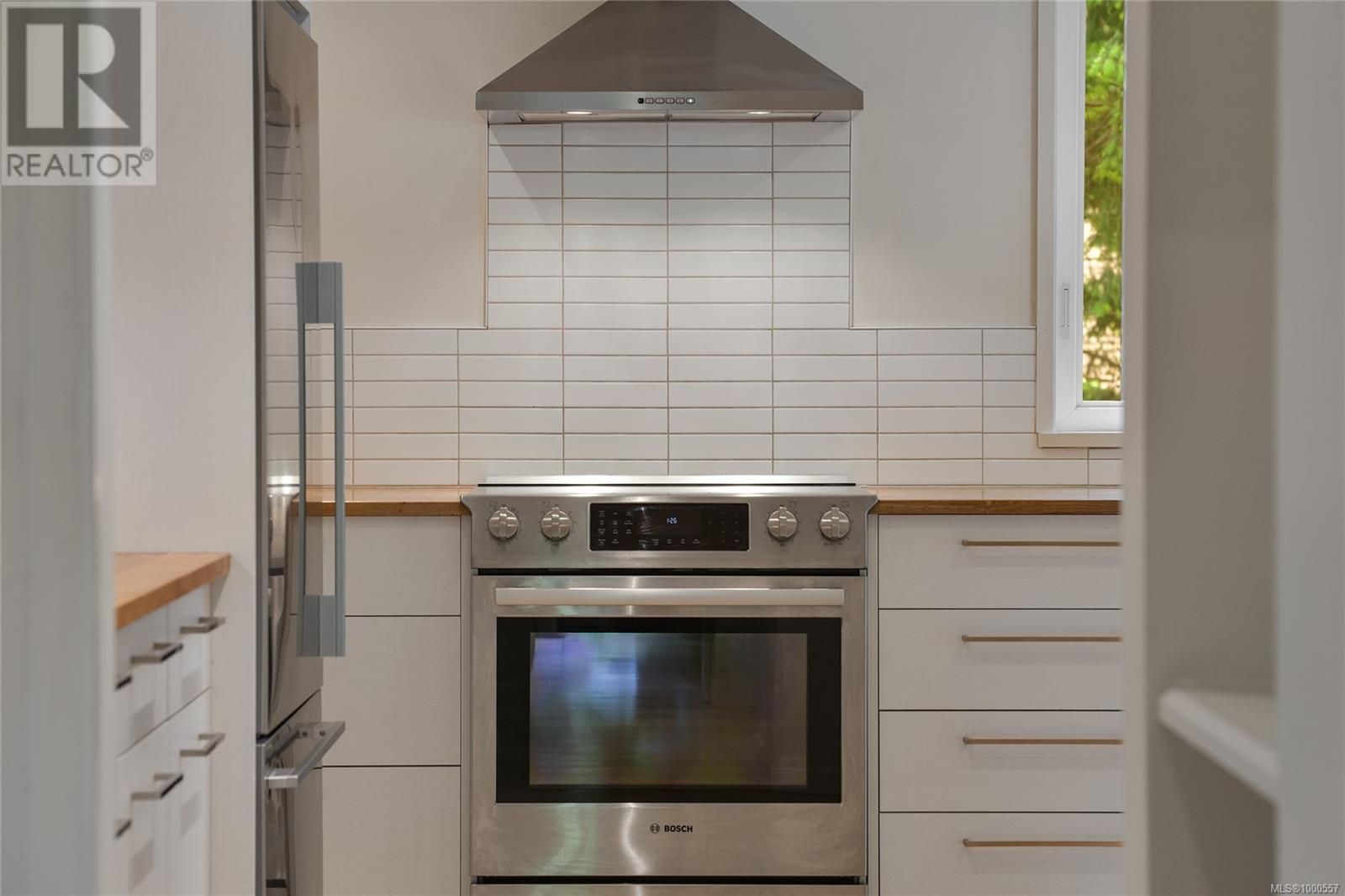  297 Wood Dale Drive, Mayne Island
